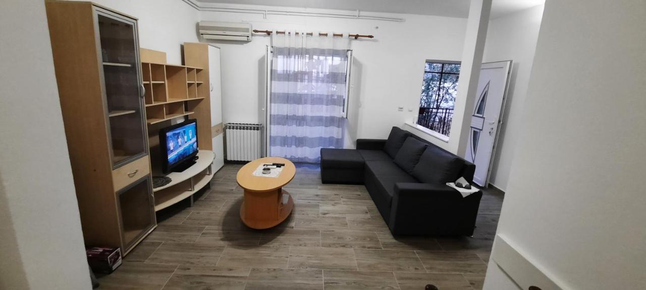 Apartmani "Alenka" Примоштен Екстер'єр фото