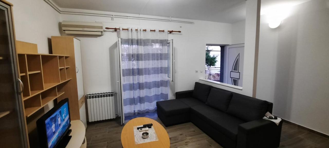 Apartmani "Alenka" Примоштен Екстер'єр фото