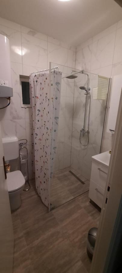 Apartmani "Alenka" Примоштен Екстер'єр фото